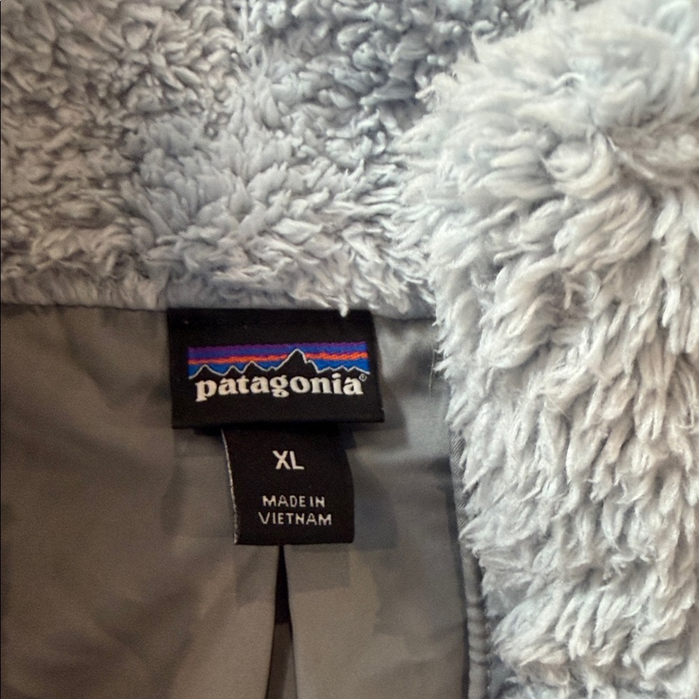 Patagonia Light Gray Fleece Vest - Picture 3 of 5